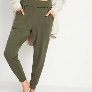 XS Old Navy mid-rise French Terry Jogger Yoga pant